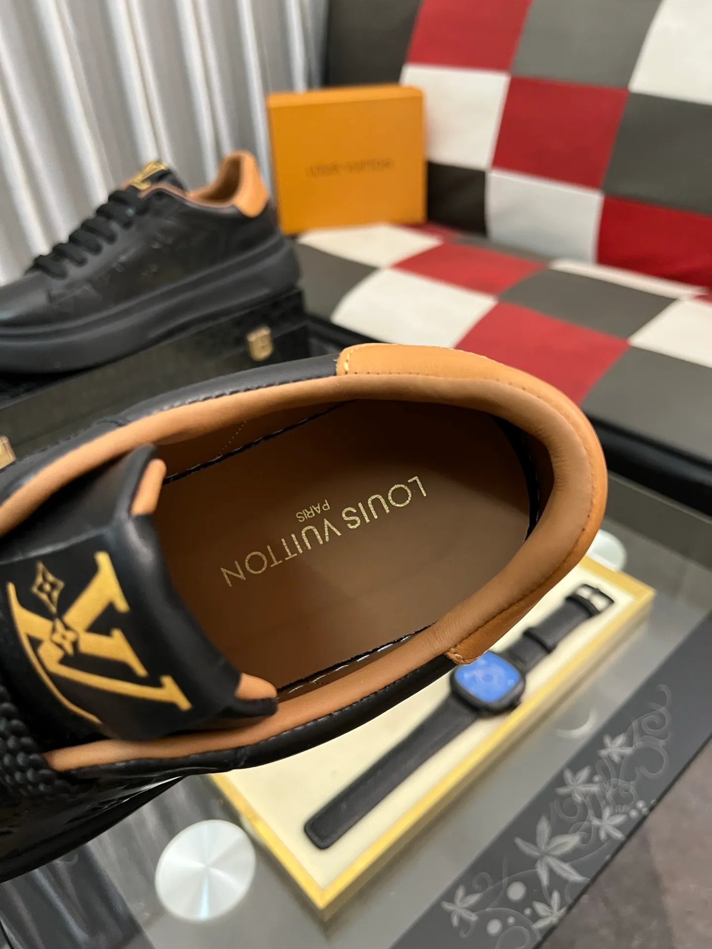 Men's shoes 💰480⌚️⌚️【LOUlS VUlTTON】Louis Vuitton～unique modern sneakers. LV counter purchasing 🏃casual shoes😍😍 Men's 2025 counters are on sale at the same time. The original brand imported from Italy selects first-layer soft cowhide. ➕Special material 🐑Sheepskin lining Size: 38-442⃣️Colors available